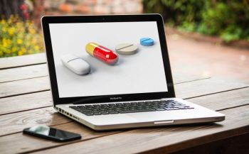 Medikamente bequem von Zuhause – Online-Apotheken bieten Unterstützung
