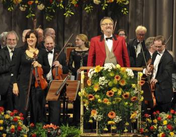 Johann-Strauss-Orchester Wiesbaden präsentiert festliches Neujahrskonzert in Bra