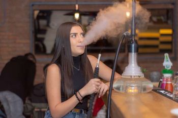 Shisha – Herkunft und korrekter Gebrauch einer orientalischen Wasserpfeife