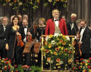 Johann-Strauss-Orchester Wiesbaden präsentiert festliches Neujahrskonzert in Bra