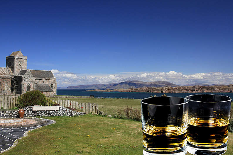 Geistliches und Geistiges in Hirzenhain: Keltischer Tag mit Whisky, Songs und neuen Impulsen
