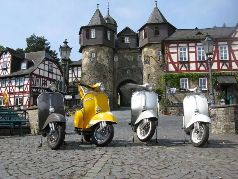 Das 14. Braunfelser Vespatreffen findet am 21. Juni 2026 statt und bringt ab 11:00 Uhr wieder Vespafahrerinnen und Vespafahrer aus allen Jahrzehnten auf den Braunfelser Marktplatz.